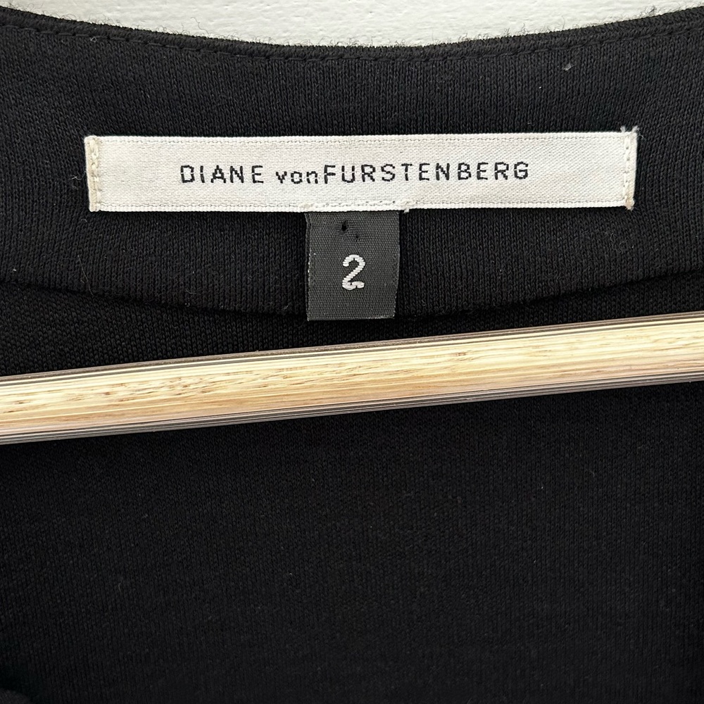 Diane Von Furstenburg 100% Wool Wrap Dress - Picture 5 of 9